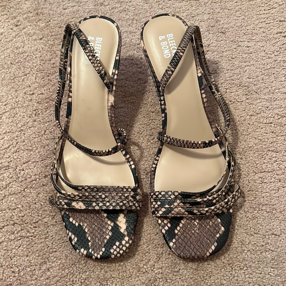 Women's Snake-Print Strappy Sandals - Brown/Black